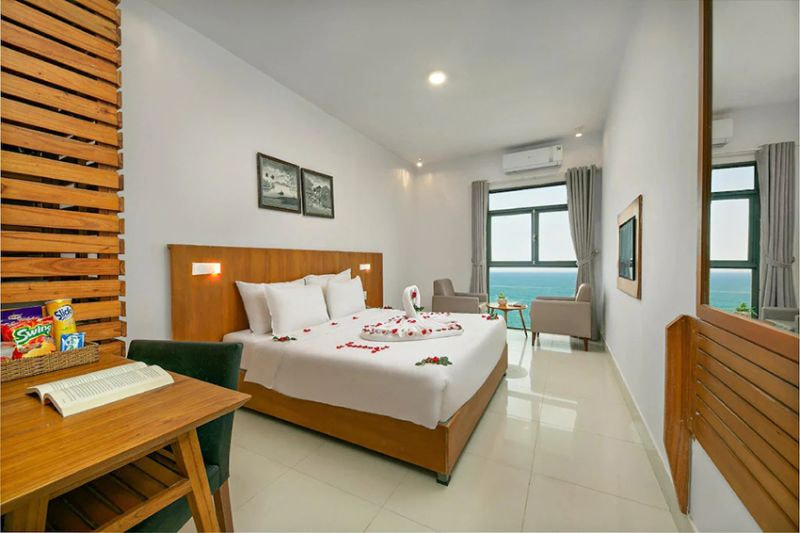 Phòng ngủ khách sạn 2 sao view biển được khách hàng ưa chuộng
